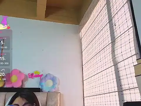 Snapshot of queenalexxa111 chatting on 09/26/25, 04:55 queenalexxa111 online show from 09/26/25, 04:55