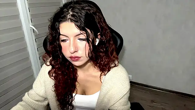 BabyJune18 online show from 09/26/25, 05:39