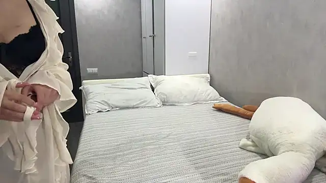 BabyJune18 online show from 10/09/25, 03:43