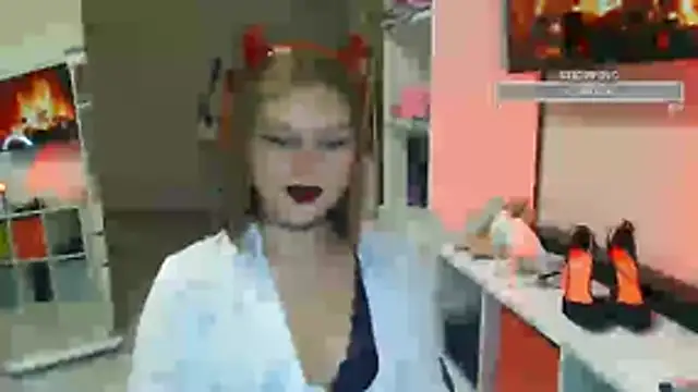 Snapshot of Miss_Diamond_Maria chatting on 10/31/25, 06:53 Miss Diamond Maria online show from 10/31/25, 06:53