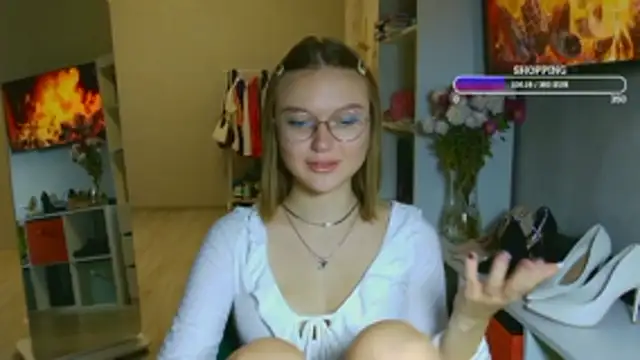 Snapshot of Miss_Diamond_Maria chatting on 11/07/25, 05:02 Miss Diamond Maria online show from 11/07/25, 05:02