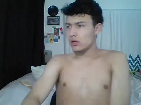 Snapshot of El_awo_ chatting on 09/25/25, 04:43 El awo online show from 09/25/25, 04:43