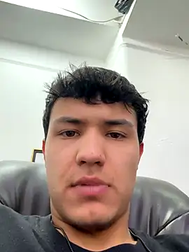 Snapshot of El_awo_ chatting on 10/13/25, 03:56 El awo online show from 10/13/25, 03:56