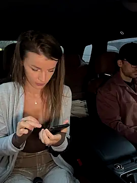 Snapshot of fit_vic chatting on 10/04/25, 04:21 fit vic online show from 10/04/25, 04:21