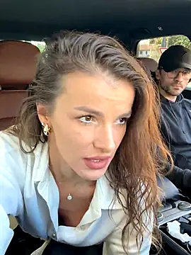 Snapshot of fit_vic chatting on 10/22/25, 01:44 fit vic online show from 10/22/25, 01:44