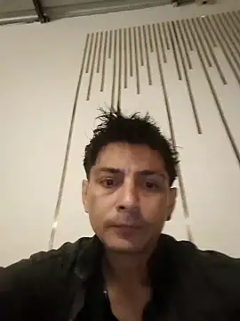 Snapshot of ElNeneJhon chatting on 09/19/25, 02:13 ElNeneJhon online show from 09/19/25, 02:13