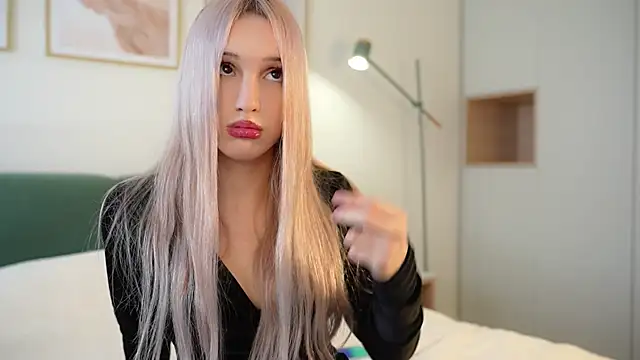 Laura Obsidian online show from 09/22/25, 08:05