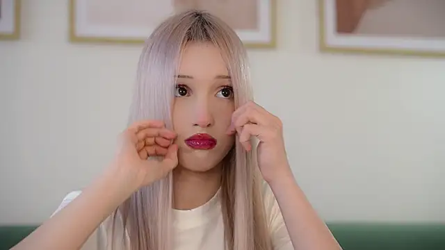 Laura Obsidian online show from 09/30/25, 07:46