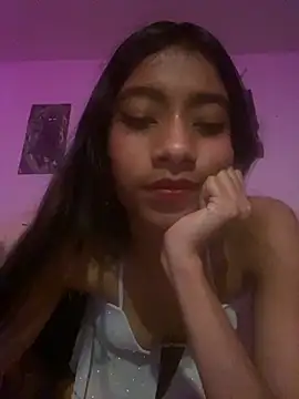 Snapshot of Lamorena_Hot chatting on 09/18/25, 04:03 Lamorena Hot online show from 09/18/25, 04:03