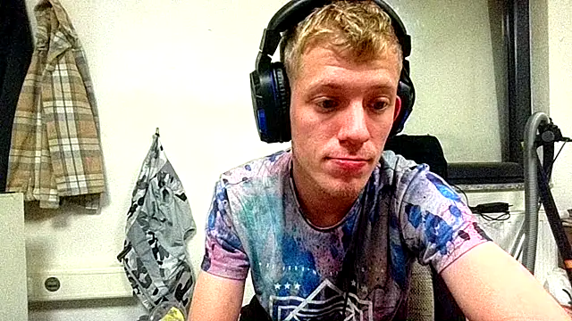 meeeeeeee2233 online show from 09/17/25, 06:53