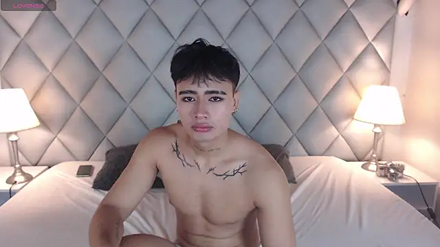 Clement Reyes online show from 10/10/25, 01:21