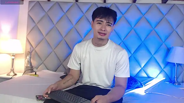 Snapshot of Clement_Reyes chatting on 11/11/25, 12:49 Clement Reyes online show from 11/11/25, 12:49