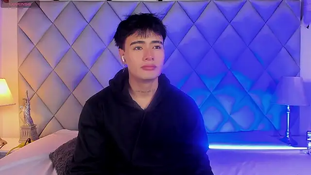 Snapshot of Clement_Reyes chatting on 11/15/25, 01:18 Clement Reyes online show from 11/15/25, 01:18