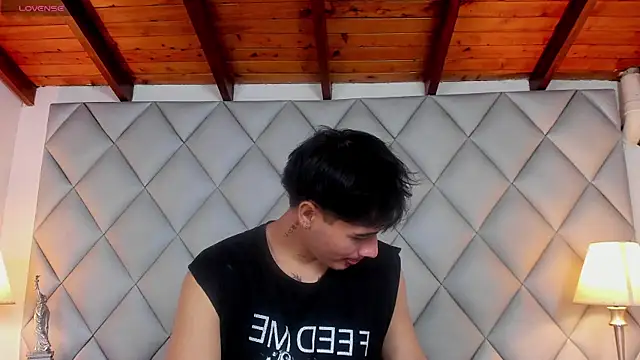 Snapshot of Clement_Reyes chatting on 11/19/25, 01:11 Clement Reyes online show from 11/19/25, 01:11