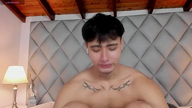 Snapshot of Clement_Reyes chatting on 11/21/25, 12:37 Clement Reyes online show from 11/21/25, 12:37