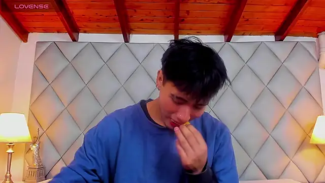 Snapshot of Clement_Reyes chatting on 12/04/25, 07:33 Clement Reyes online show from 12/04/25, 07:33