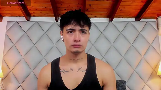 Snapshot of Clement_Reyes chatting on 12/18/25, 12:38 Clement Reyes online show from 12/18/25, 12:38