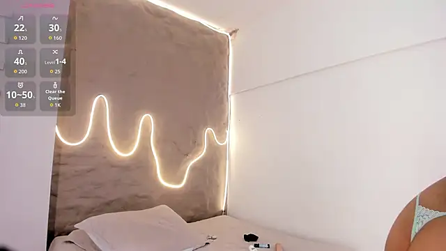 Snapshot of Naomy_gyal chatting on 10/20/25, 07:25 Naomy gyal online show from 10/20/25, 07:25