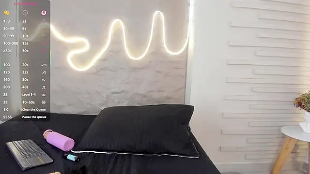 Snapshot of Naomy_gyal chatting on 11/08/25, 07:01 Naomy gyal online show from 11/08/25, 07:01