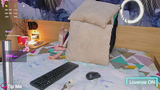 Snapshot of Anabacker01 chatting on 10/18/25, 07:47 Anabacker01 online show from 10/18/25, 07:47