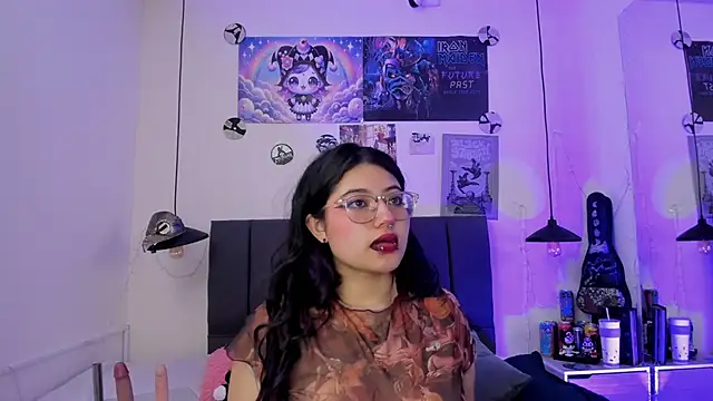 SabrinaV  online show from 06/01/26, 11:12