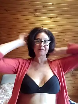 vikimoon11 online show from 10/31/25, 01:12