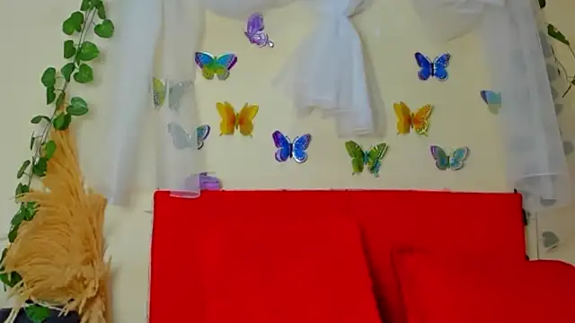 AnahiRivera09 online show from 09/17/25, 08:43