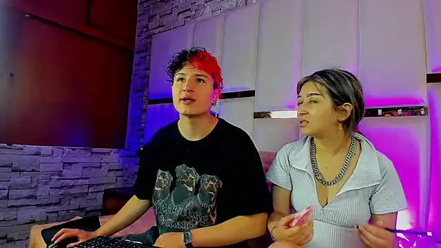 Snapshot of ANLLELOAndANGELA chatting on 11/24/25, 04:51 ANLLELOAndANGELA online show from 11/24/25, 04:51