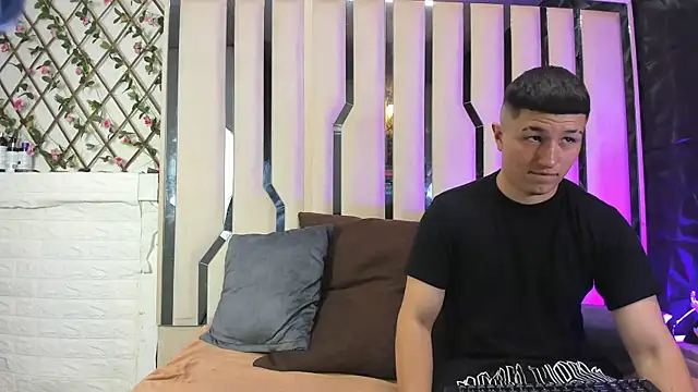ANLLELOAndANGELA online show from 05/22/26, 04:45