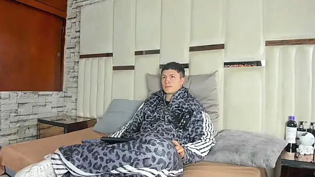 ANLLELOAndANGELA online show from 07/27/26, 04:25