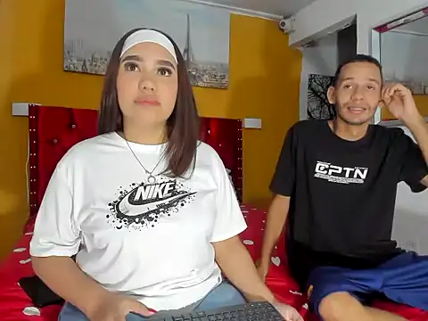 camila-criistal18 online show from 09/18/25, 07:27
