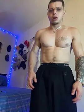 Snapshot of Matt_your_master_ chatting on 10/18/25, 12:35 Matt your master online show from 10/18/25, 12:35