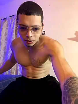 Snapshot of Matt_your_master_ chatting on 10/23/25, 10:14 Matt your master online show from 10/23/25, 10:14