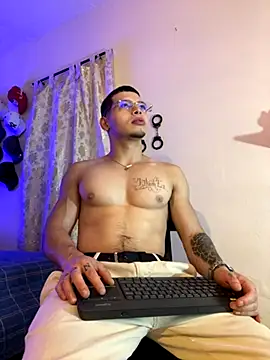 Snapshot of Matt_your_master_ chatting on 10/24/25, 10:55 Matt your master online show from 10/24/25, 10:55