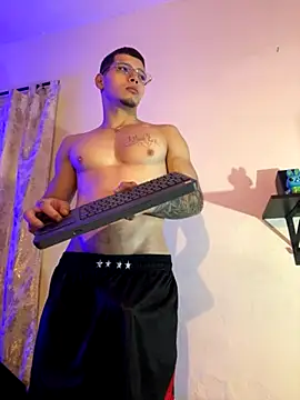 Snapshot of Matt_your_master_ chatting on 10/28/25, 11:47 Matt your master online show from 10/28/25, 11:47