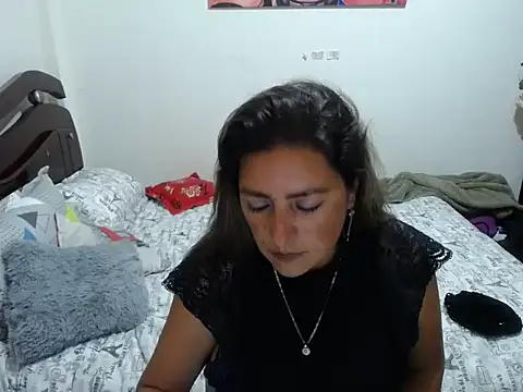 Snapshot of Tachy- chatting on 09/21/25, 03:19 Tachy- online show from 09/21/25, 03:19