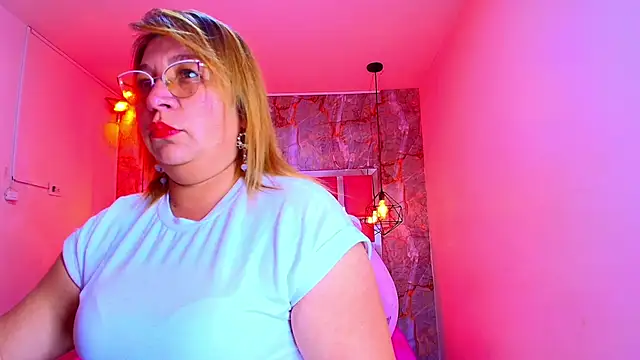 Snapshot of MaylinRosse_ chatting on 12/05/25, 07:54 MaylinRosse online show from 12/05/25, 07:54