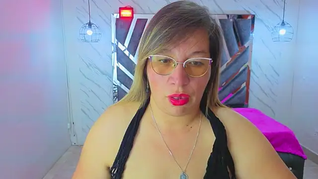 MaylinRosse  online show from 05/20/26, 06:58