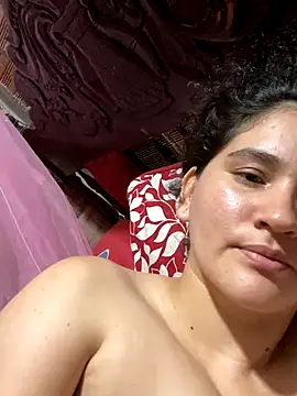 Snapshot of lunasexyhot18 chatting on 09/22/25, 04:36 lunasexyhot18 online show from 09/22/25, 04:36