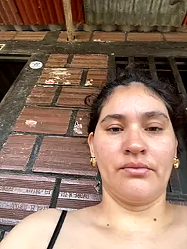 Snapshot of lunasexyhot18 chatting on 10/07/25, 04:26 lunasexyhot18 online show from 10/07/25, 04:26