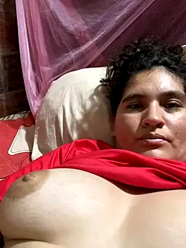 Snapshot of lunasexyhot18 chatting on 10/27/25, 09:30 lunasexyhot18 online show from 10/27/25, 09:30