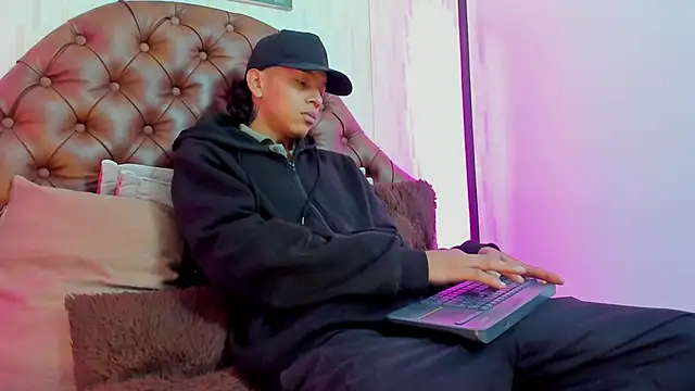 noah blake0 online show from 09/26/25, 02:37