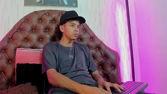 noah blake0 online show from 10/01/25, 02:28