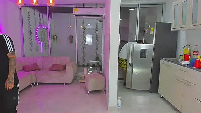 Snapshot of Houseofwarrios chatting on 09/23/25, 05:54 Houseofwarrios online show from 09/23/25, 05:54