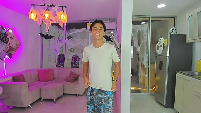 Snapshot of Houseofwarrios chatting on 09/25/25, 05:22 Houseofwarrios online show from 09/25/25, 05:22