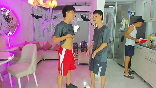 Snapshot of Houseofwarrios chatting on 09/26/25, 05:22 Houseofwarrios online show from 09/26/25, 05:22