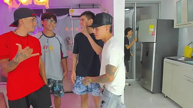 Snapshot of Houseofwarrios chatting on 10/18/25, 05:21 Houseofwarrios online show from 10/18/25, 05:21