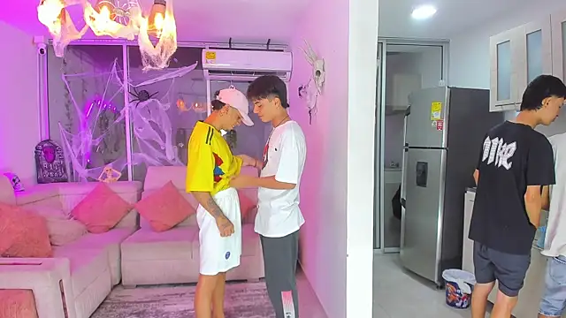 Snapshot of Houseofwarrios chatting on 10/26/25, 05:24 Houseofwarrios online show from 10/26/25, 05:24