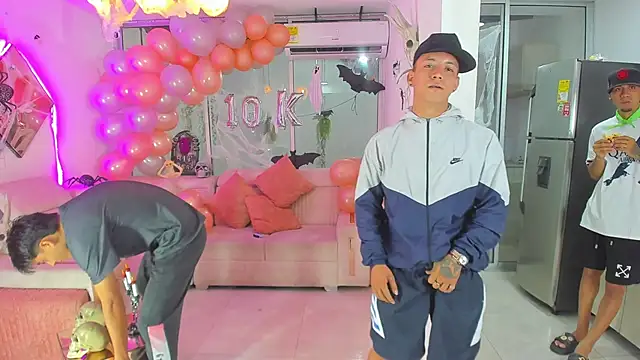 Snapshot of Houseofwarrios chatting on 10/29/25, 05:10 Houseofwarrios online show from 10/29/25, 05:10