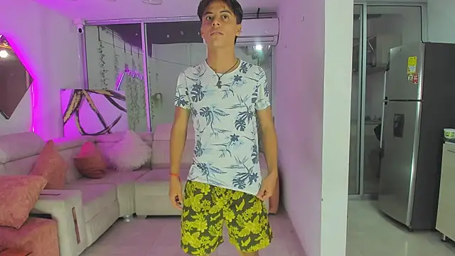 Snapshot of Houseofwarrios chatting on 11/04/25, 05:28 Houseofwarrios online show from 11/04/25, 05:28